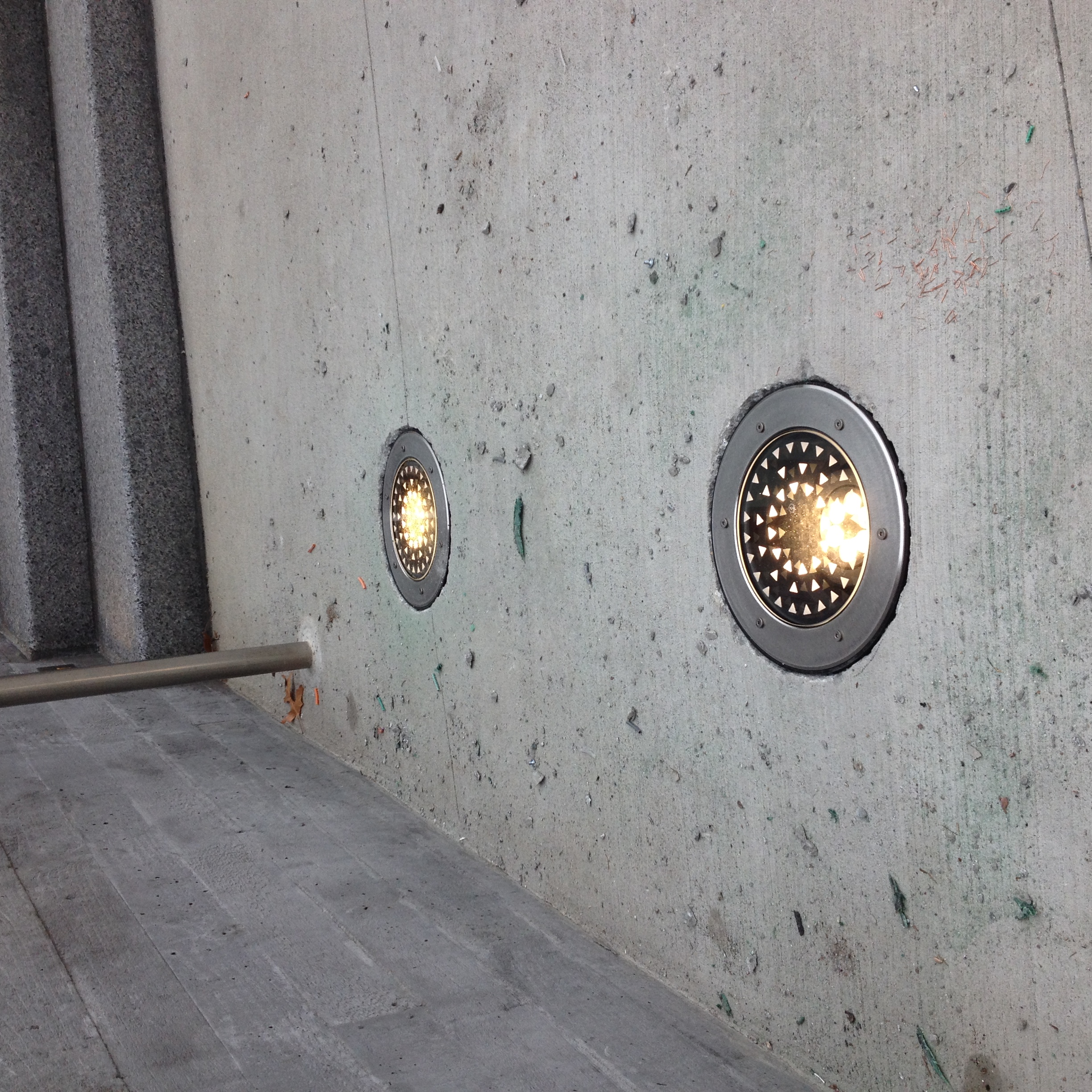 In-ground uplight installation