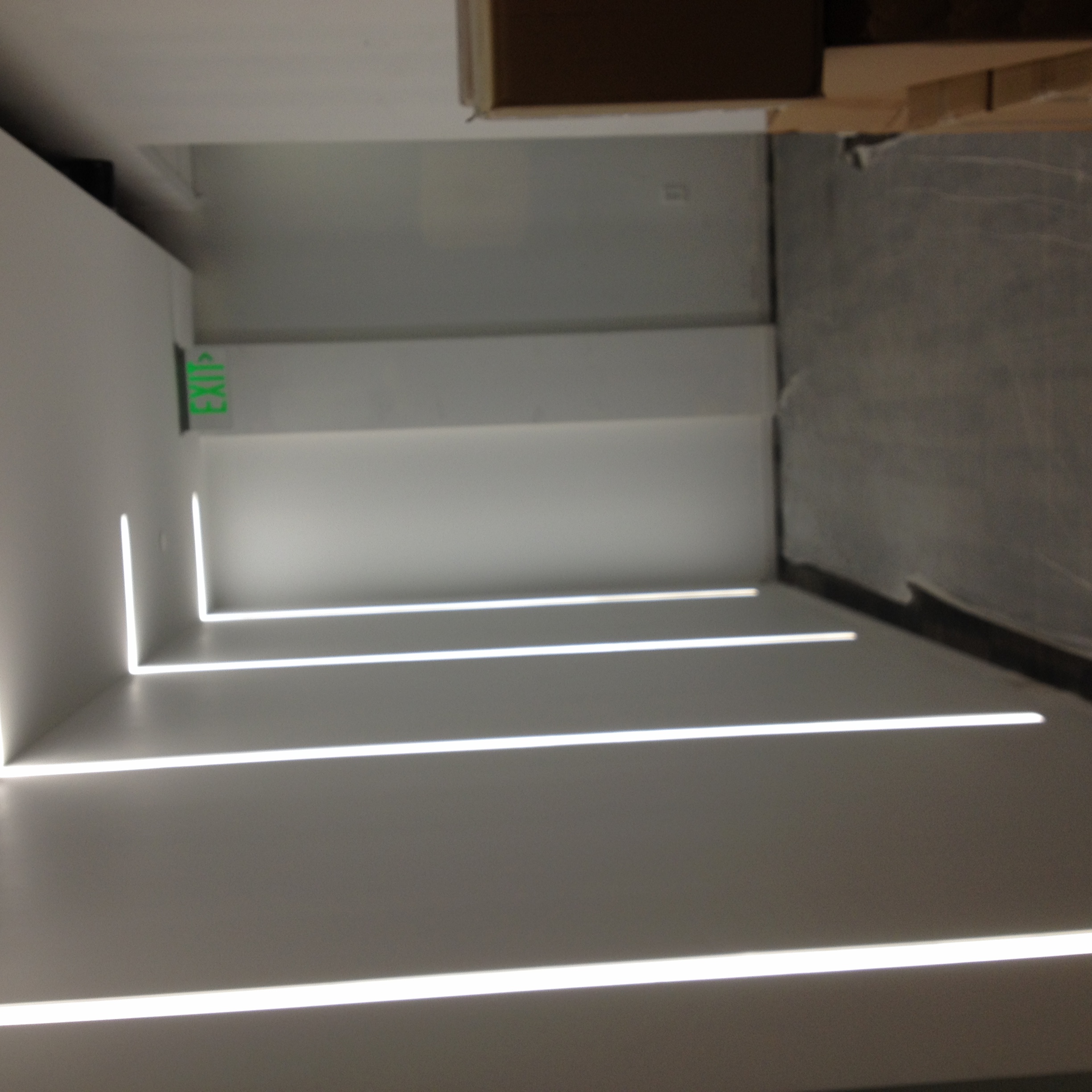 Linear LED lighting installation